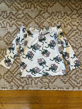 kate quinn Long-Sleeve Ruffle Top with Candy Canes / Perfect for Christmas! / 4T